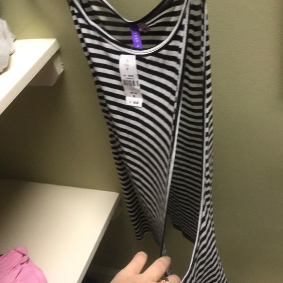 Black and white tank top NWT - Picture 3 of 4